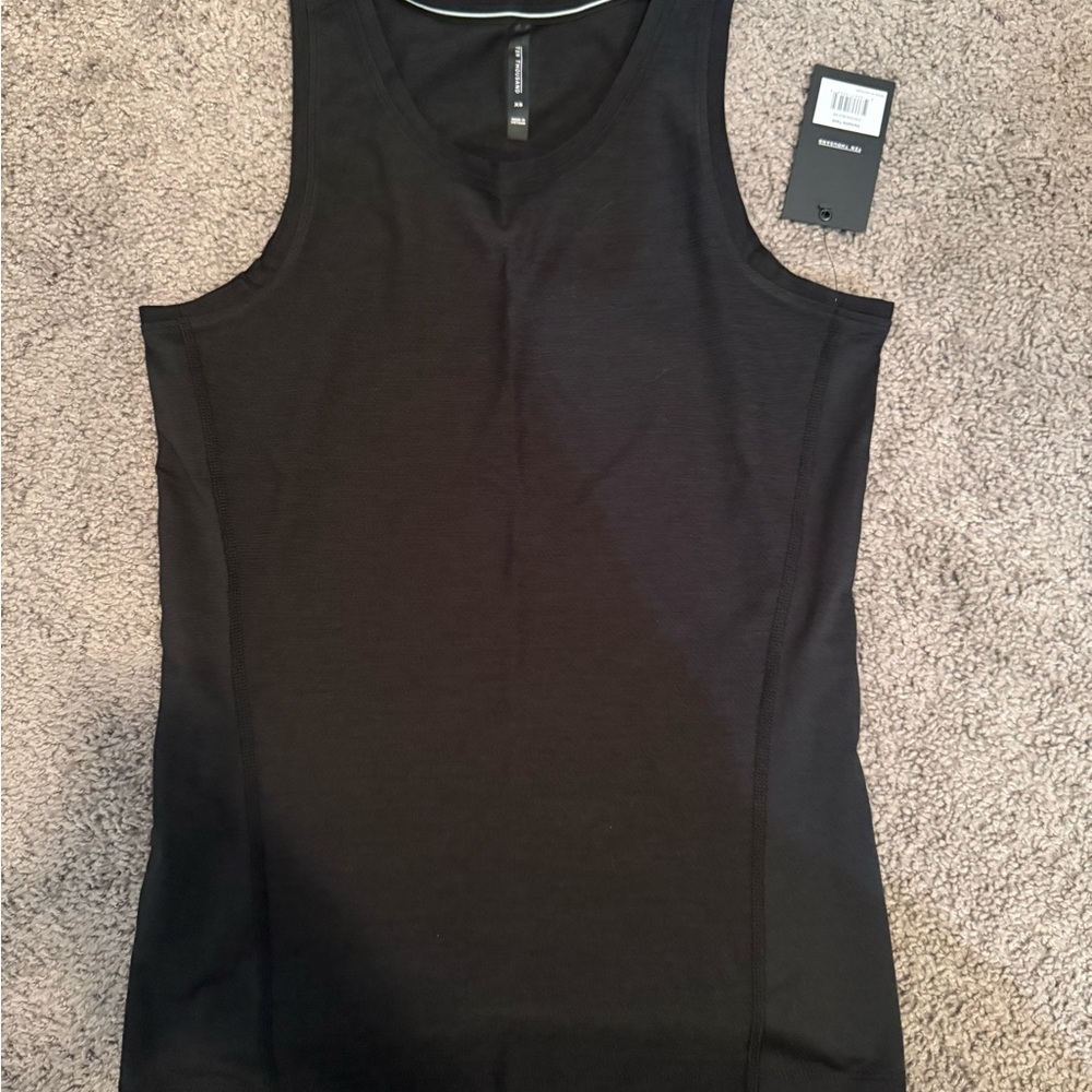 Men’s versatile tank top size extra small XS
